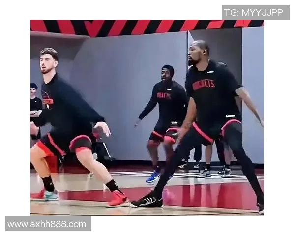 NBA官网直播精彩赛事回顾：逆转、明星表现、战术变化与球迷互动